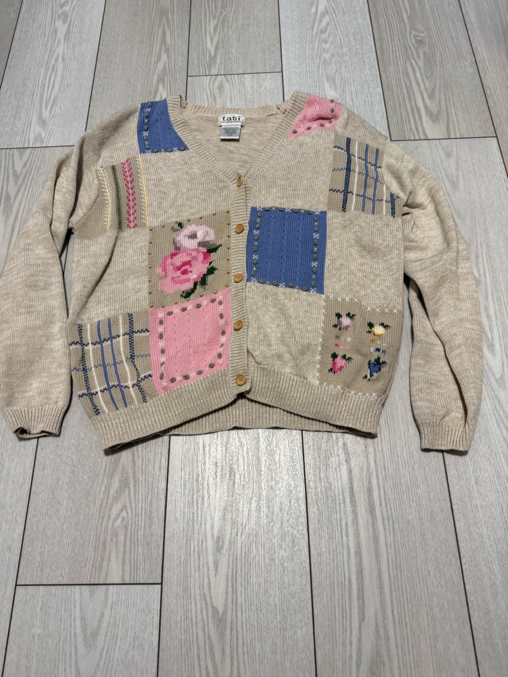 Vintage Tabi grannycore sweater floral knit button cardigan pink blue tan medium